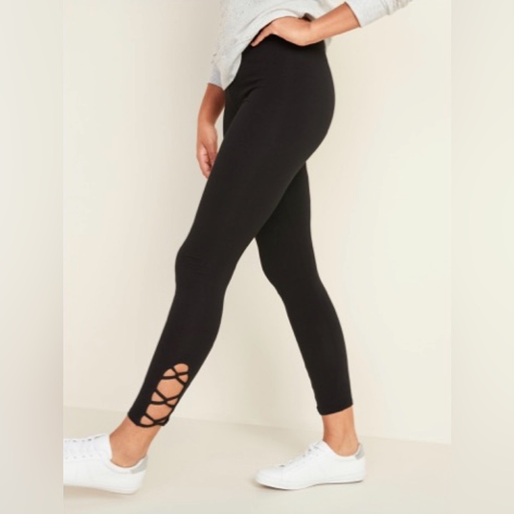 High rise leggings with cute detail at the bottom